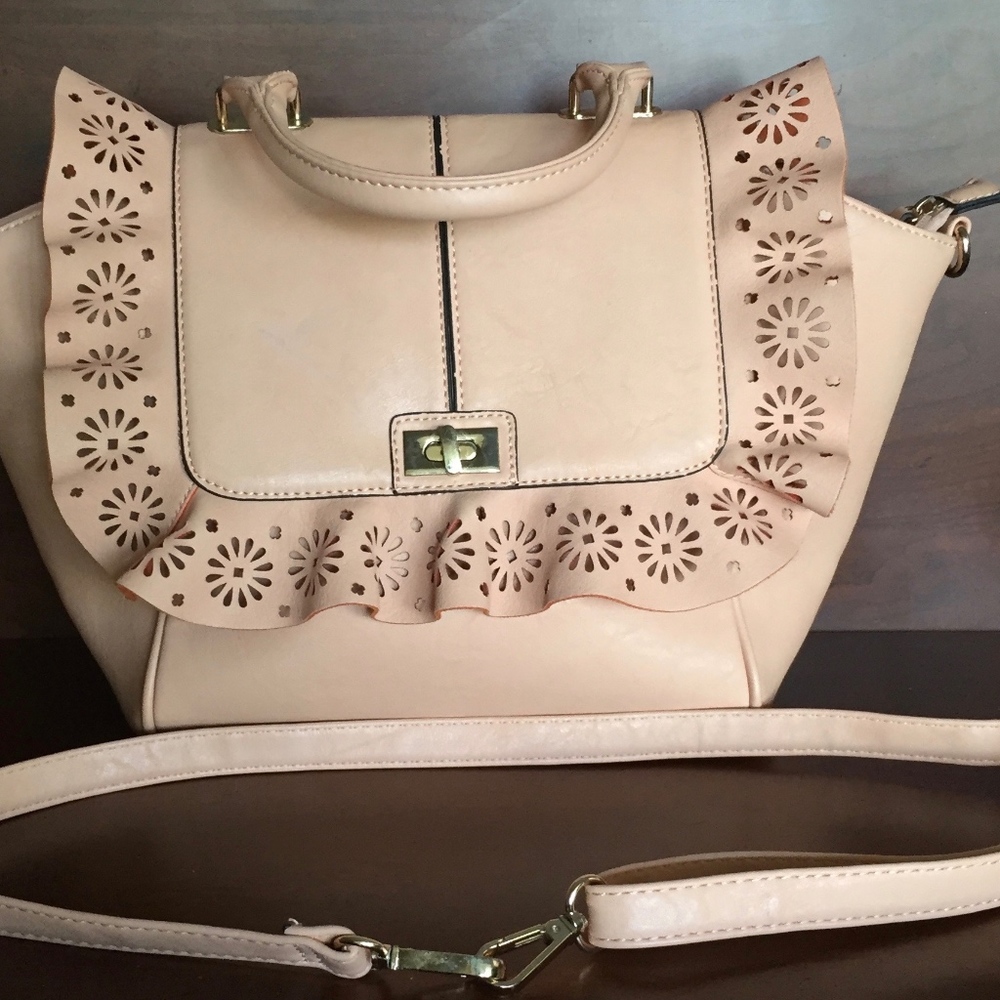 Cream/Peach hand/shoulder bag - Pretty & Feminine!